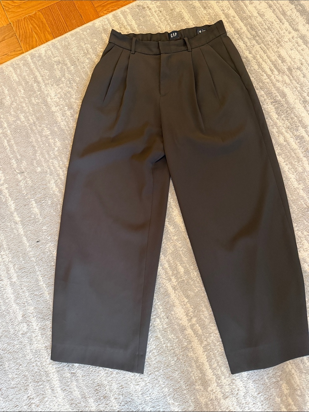 GAP Women's Dark Brown Pleated Dress Pants / Trousers
